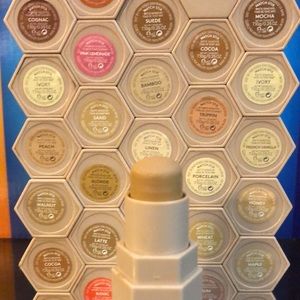 Match Stix Almond Foundation Fenty Beauty Rihanna